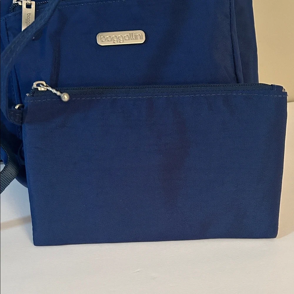 Baggallini Crossbody in Royal Blue